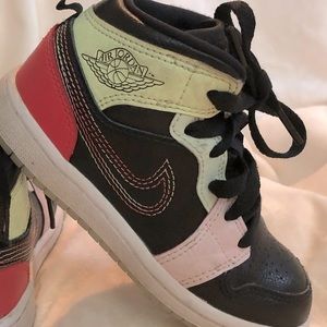 Kids Air Jordan Multi Colored Size 11 (Toddler)